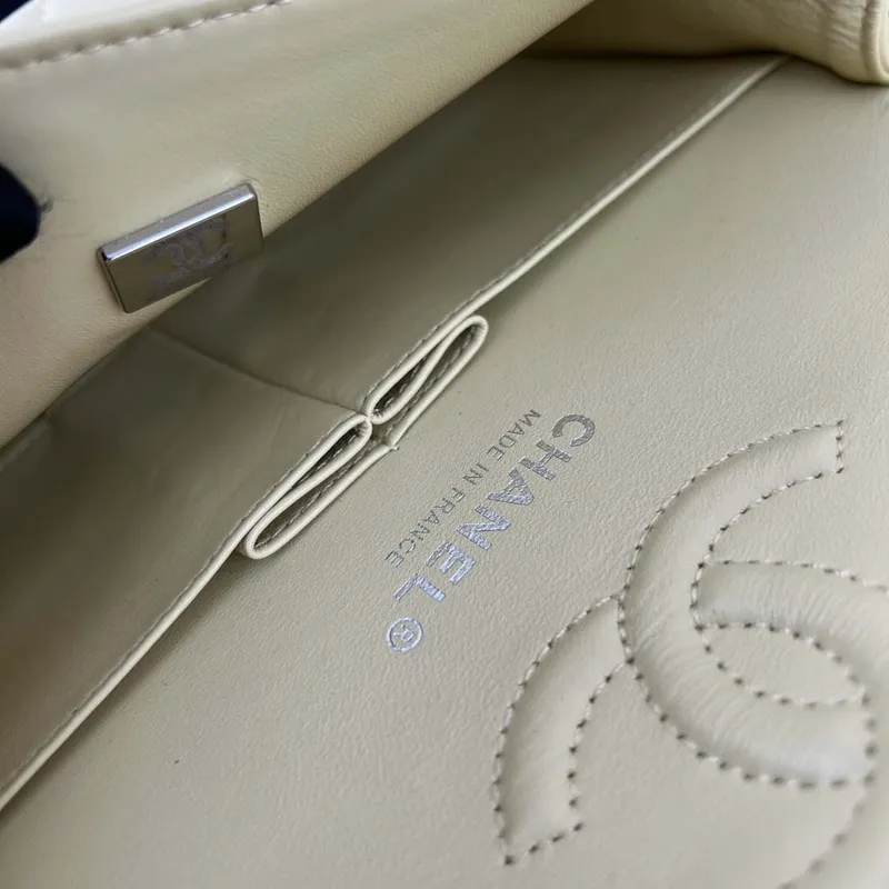 Chanel A01117 Kabelka s klopou Klasická taška Světle žlutá jehněčí kůže