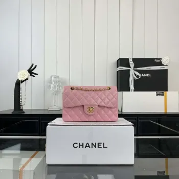 Chanel A01117 Kabelka s klopou Classic Bag Pink Lambskin