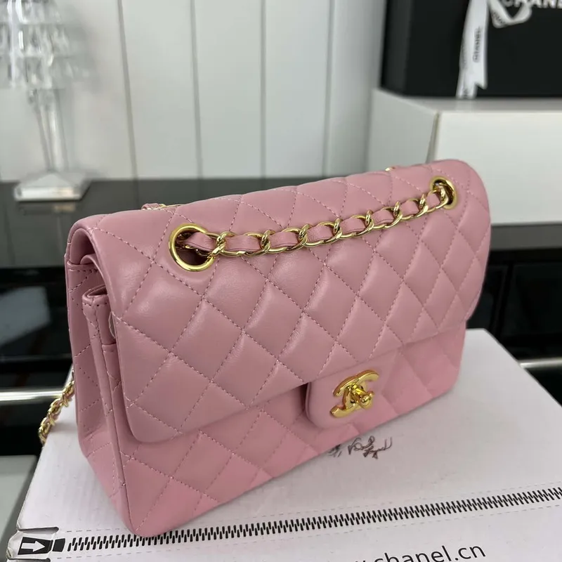 Chanel A01117 Kabelka s klopou Classic Bag Pink Lambskin