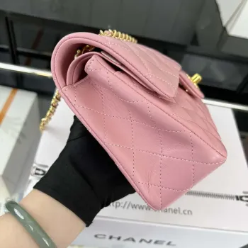 Chanel A01117 Kabelka s klopou Classic Bag Pink Lambskin