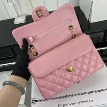 Chanel A01117 Kabelka s klopou Classic Bag Pink Lambskin