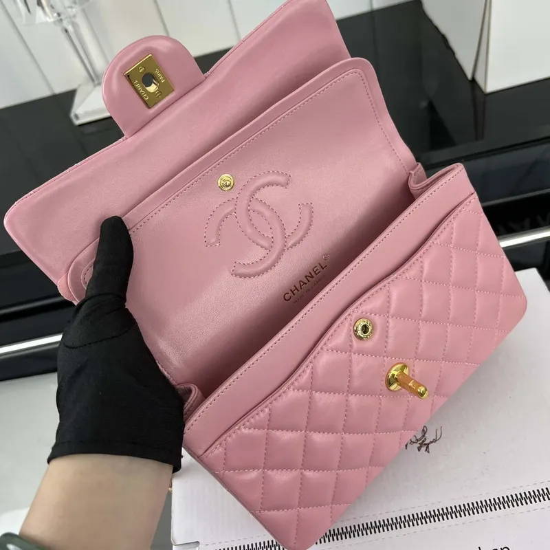 Chanel A01117 Kabelka s klopou Classic Bag Pink Lambskin