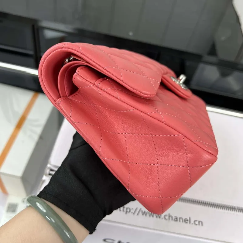 Chanel A01117 Kabelka s klopou Klasická taška Červená jehněčí kůže