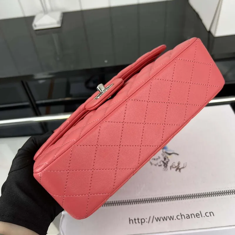 Chanel A01117 Kabelka s klopou Klasická taška Červená jehněčí kůže