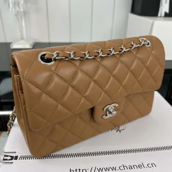 Chanel A01117 Kabelka s klopou Klasická taška Hnědá jehněčí kůže