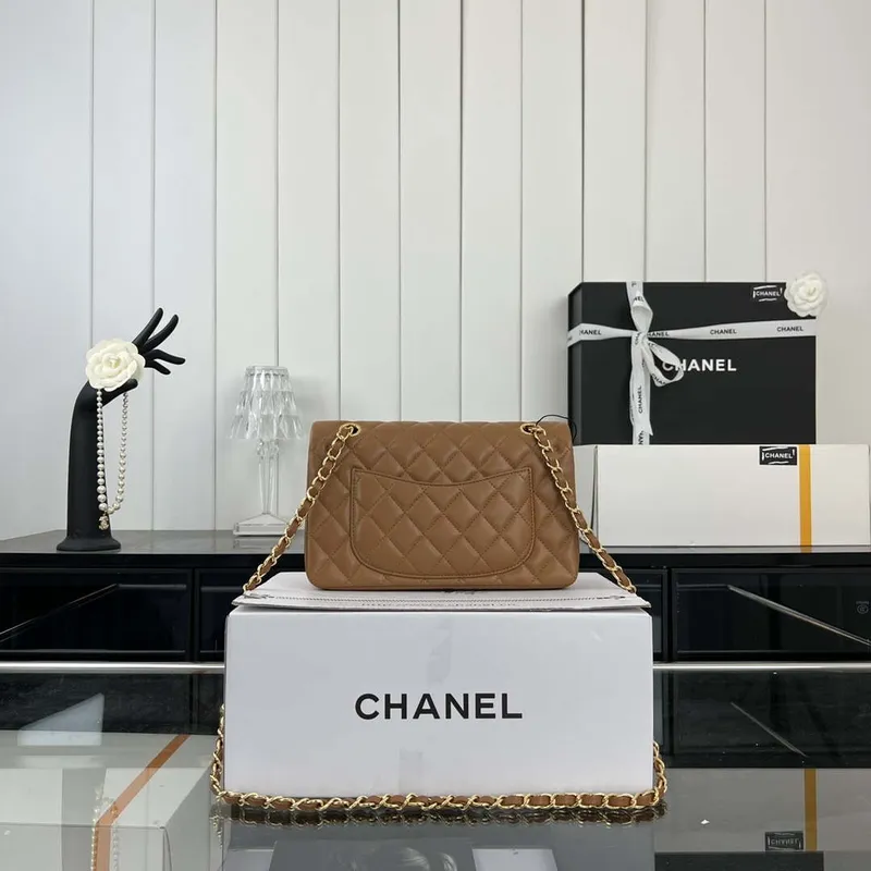Chanel A01117 Kabelka s klopou Klasická taška Hnědá jehněčí kůže
