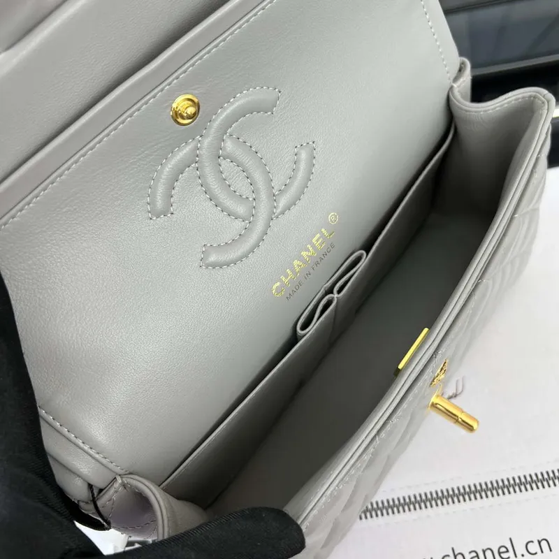 Chanel A01117 Kabelka s klopou Klasická taška Šedá jehněčí kůže