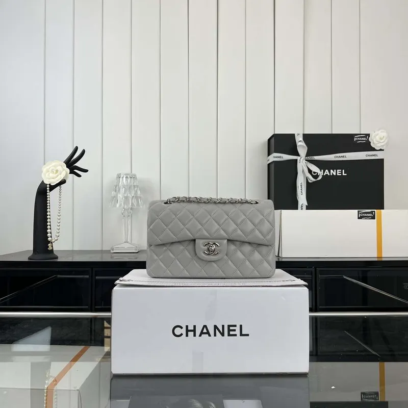 Chanel A01117 Kabelka s klopou Klasická taška Šedá jehněčí kůže