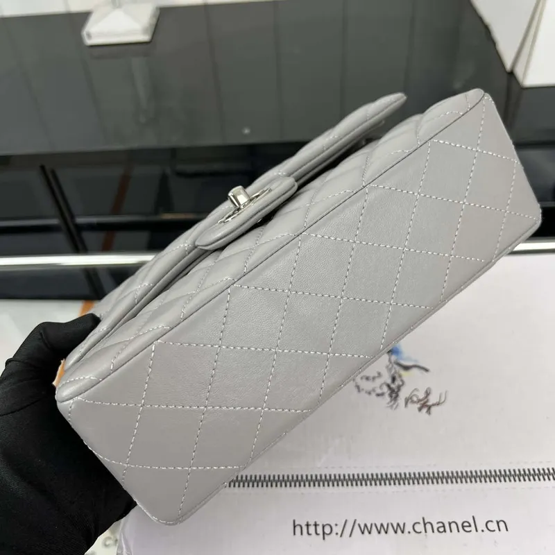 Chanel A01117 Kabelka s klopou Klasická taška Šedá jehněčí kůže