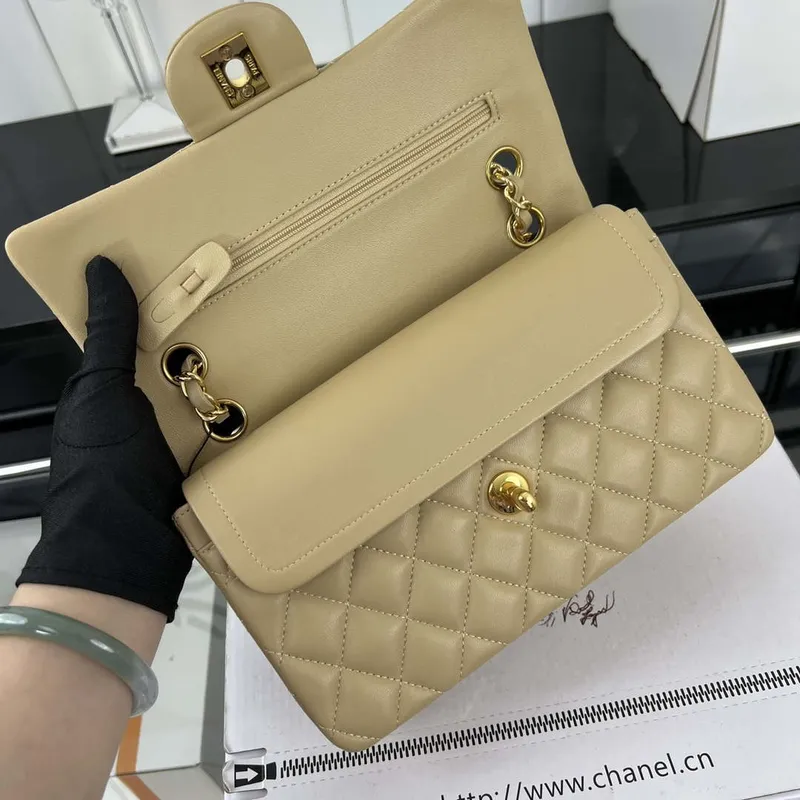 Chanel A01117 Kabelka s klopou Klasická taška Meruňková jehněčí kůže