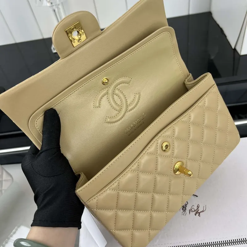 Chanel A01117 Kabelka s klopou Klasická taška Meruňková jehněčí kůže