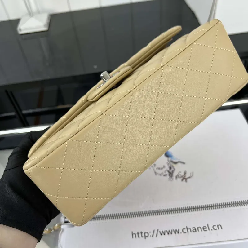 Chanel A01117 Kabelka s klopou Klasická taška Meruňková jehněčí kůže