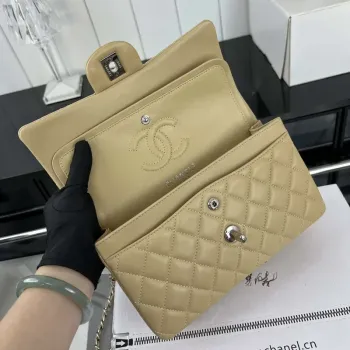 Chanel A01117 Kabelka s klopou Klasická taška Meruňková jehněčí kůže