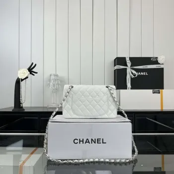 Chanel A01117 Kabelka s klopou Klasická taška Bílá jehněčí kůže