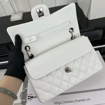 Chanel A01117 Kabelka s klopou Klasická taška Bílá jehněčí kůže