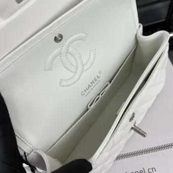 Chanel A01117 Kabelka s klopou Klasická taška Bílá jehněčí kůže