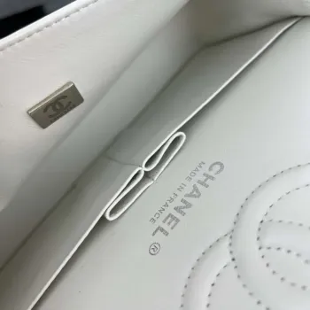 Chanel A01117 Kabelka s klopou Klasická taška Bílá jehněčí kůže