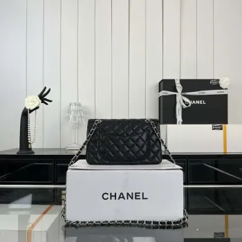 Chanel A01117 Kabelka s klopou Klasická taška Černá jehněčí kůže