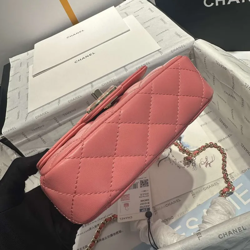 Chanel AS3782 MINI kabelka s klopou 23P smaltovaná zlatá kovová 16 cm růžová