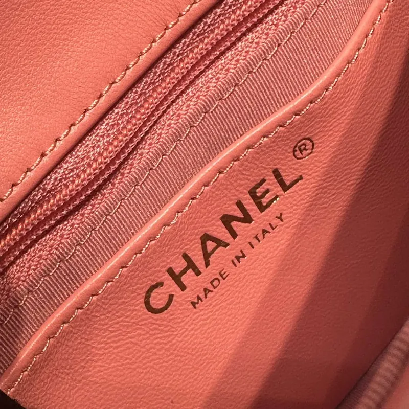 Chanel AS3782 MINI kabelka s klopou 23P smaltovaná zlatá kovová 16 cm růžová