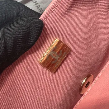 Chanel AS3782 MINI kabelka s klopou 23P smaltovaná zlatá kovová 16 cm růžová