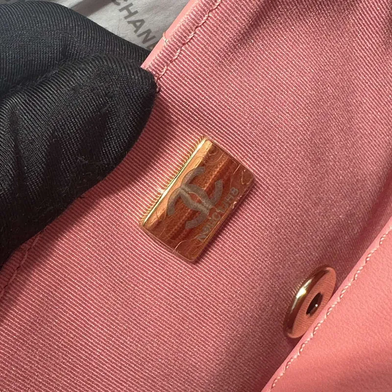 Chanel AS3782 MINI kabelka s klopou 23P smaltovaná zlatá kovová 16 cm růžová