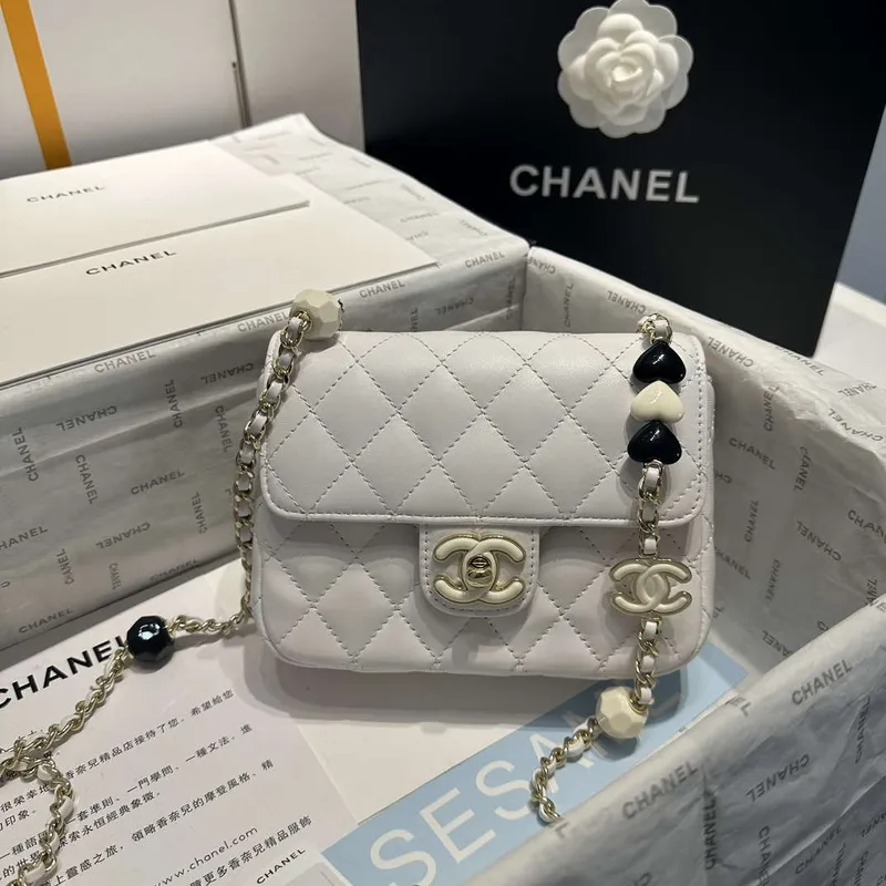 Chanel AS3782 MINI taška s klopou 23P smaltovaná zlatá barva kovová bílá 16 cm