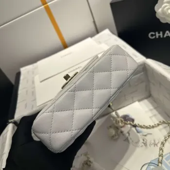 Chanel AS3782 MINI taška s klopou 23P smaltovaná zlatá barva kovová bílá 16 cm
