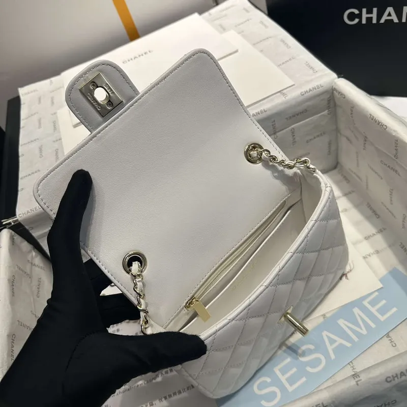Chanel AS3782 MINI taška s klopou 23P smaltovaná zlatá barva kovová bílá 16 cm