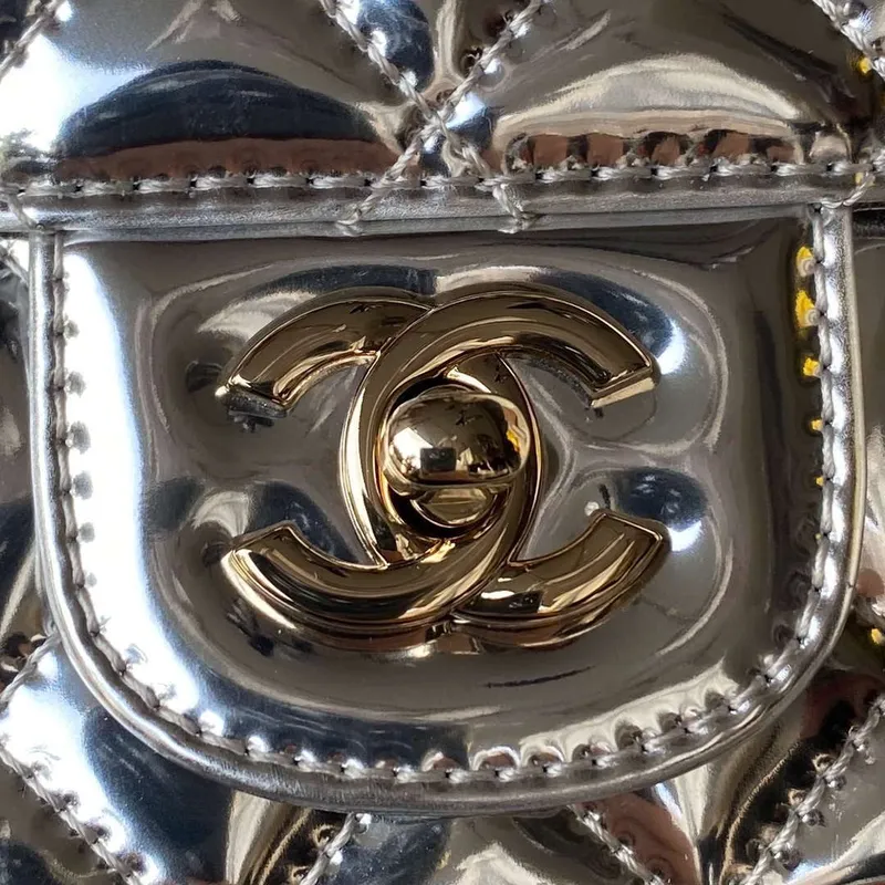 Chanel AS4647 Mini taška s klopou a peněženka STAR COIN PURSE z metalické telecí kůže a zlatého kovu stříbrné barvy