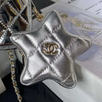 Chanel AS4647 Mini taška s klopou a peněženka STAR COIN PURSE z metalické telecí kůže a zlatého kovu stříbrné barvy