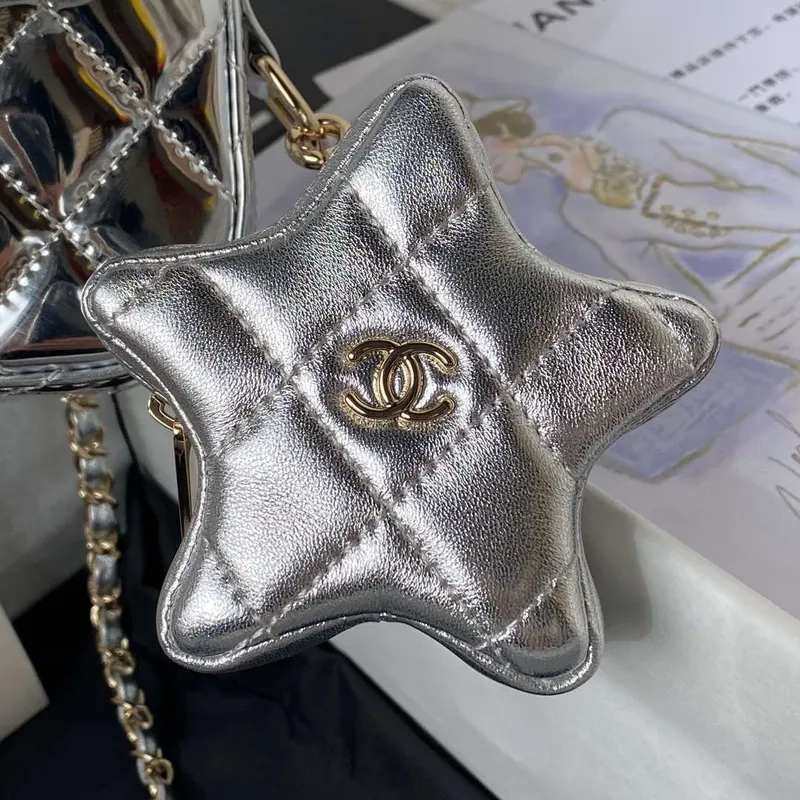 Chanel AS4647 Mini taška s klopou a peněženka STAR COIN PURSE z metalické telecí kůže a zlatého kovu stříbrné barvy