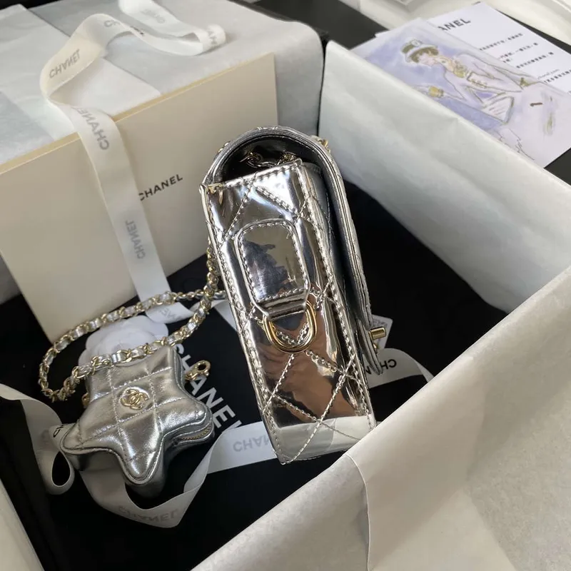 Chanel AS4647 Mini taška s klopou a peněženka STAR COIN PURSE z metalické telecí kůže a zlatého kovu stříbrné barvy