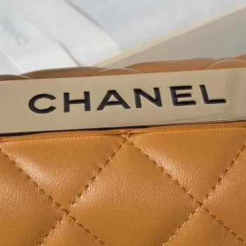 Chanel AS4654 Trendy CC taška s klopou a horním uchem z jehněčí kůže a zlatého kovu v oranžové barvě