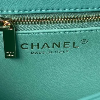 Chanel AS4654 Trendy CC taška s klopou a horním uchem z jehněčí kůže a zlatého kovu, modrá