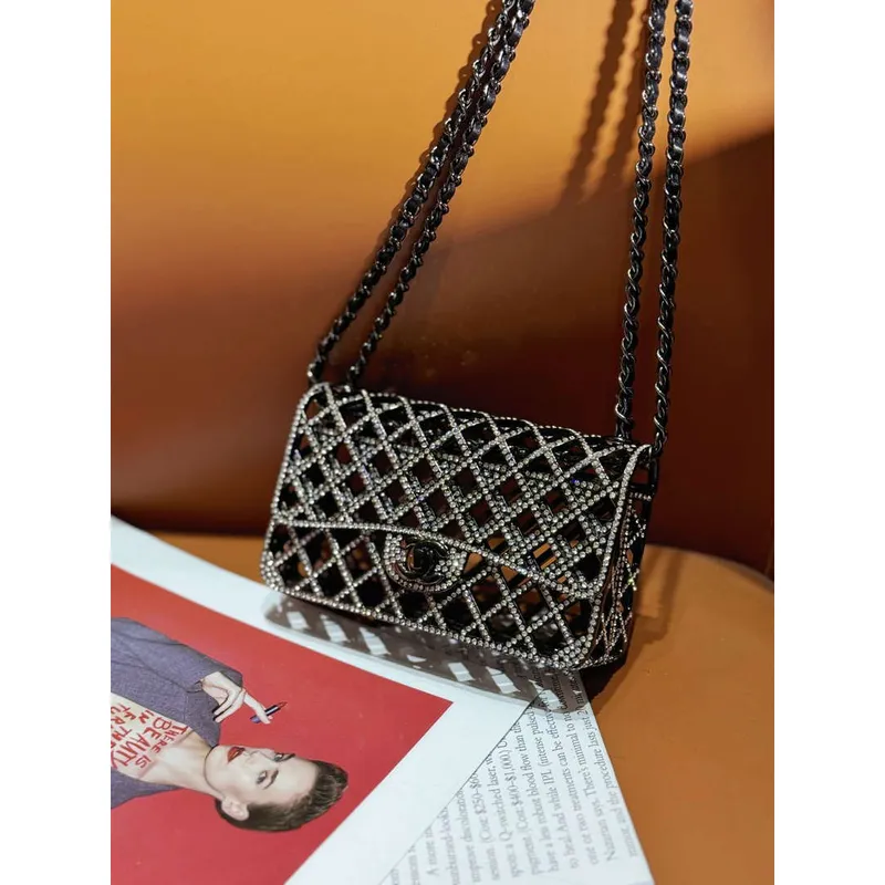 Chanel 24c sběratelská série večerní kabelka Bílé krystaly Swarovski A88810