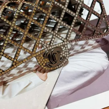 Chanel 24c sběratelská série večerní kabelka Swarovski kamínky A88809