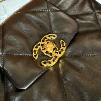 Chanel 24C AS4638 Hobo taška z jehněčí kůže a zlatého kovu, černá