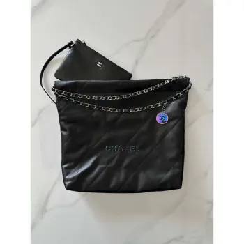 Kabelka Chanel 22 z lesklé černé telecí kůže AS3261 s kovovými detaily Symphony