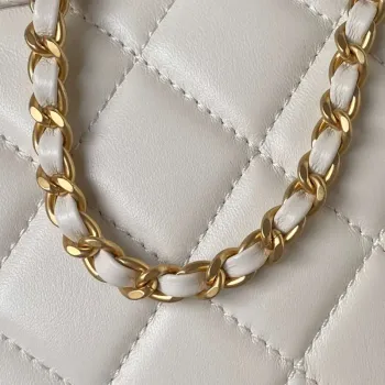 Chanel AS4609 Malá taška přes rameno z jehněčí kůže, bílá