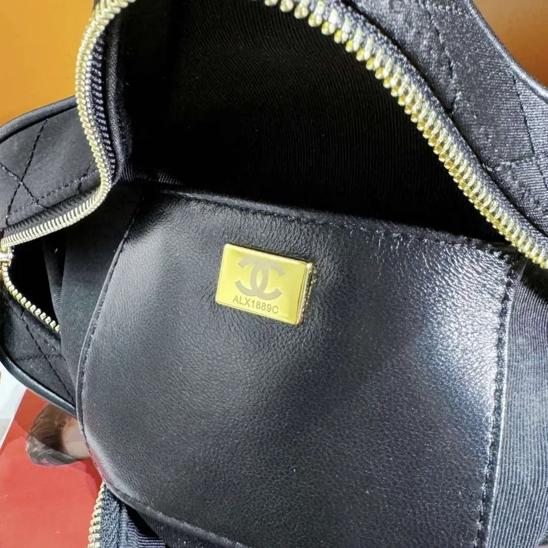 Chanel AS4579 Kabelka Star Satén a zlatý kov Černá