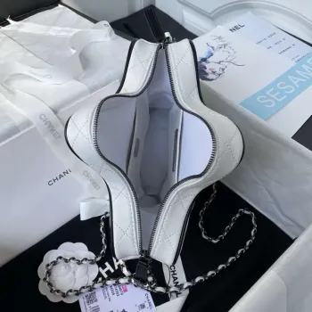 Chanel AS4579 Kabelka Star z metalické jehněčí kůže Černá kovová Bílá