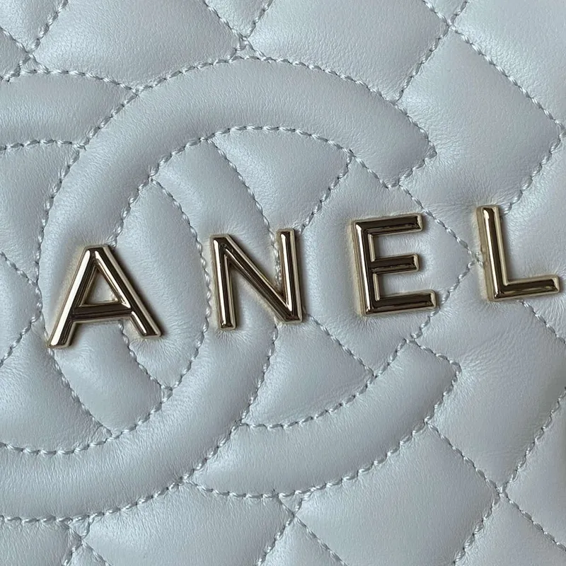 Chanel AS4579 Star Handbag metalická jehněčí kůže zlatá kovová bílá