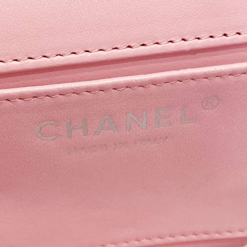 Chanel AS4498 Kabelka s klopou z patentované telecí kůže a zlatého kovu, růžová