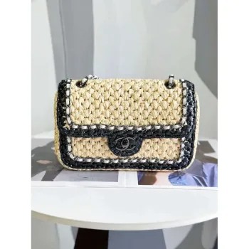 Chanel AS1116 Malá taška s klopou Raffia A69900 Béžová a černá