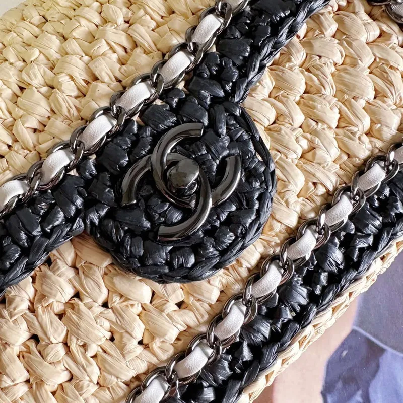 Chanel AS1116 Malá taška s klopou Raffia A69900 Béžová a černá
