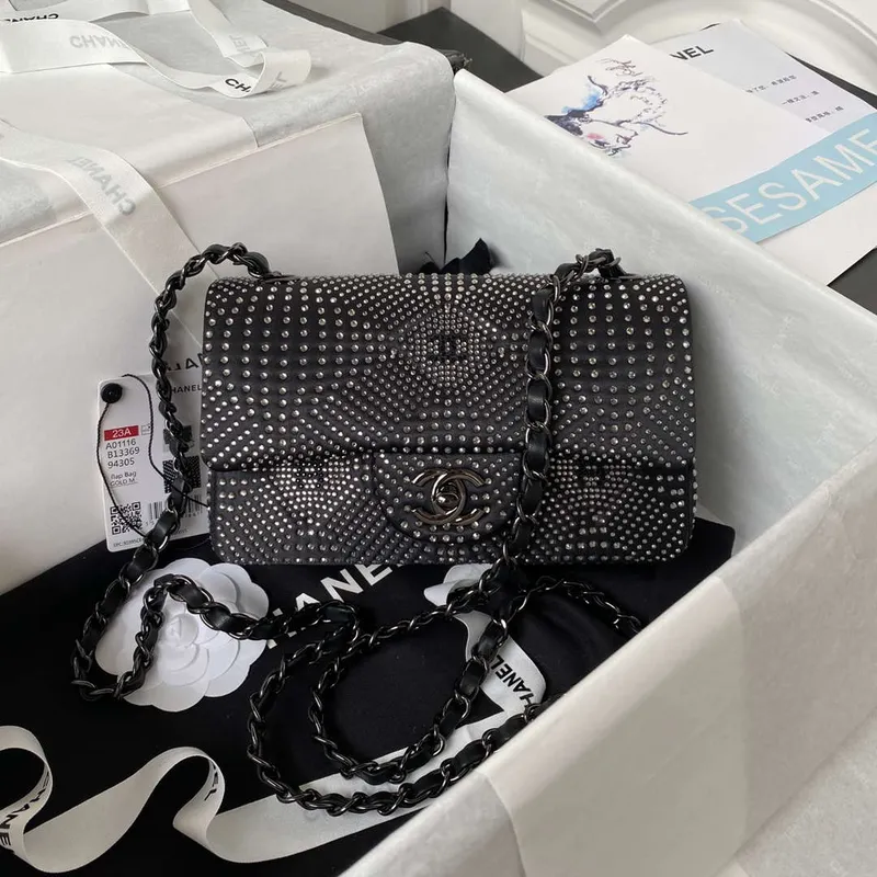 Chanel AS1116 Malá taška s klopou Velvet Crystal Pearl A69900 Černá
