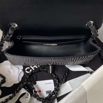 Chanel AS1116 Malá taška s klopou Velvet Crystal Pearl A69900 Černá