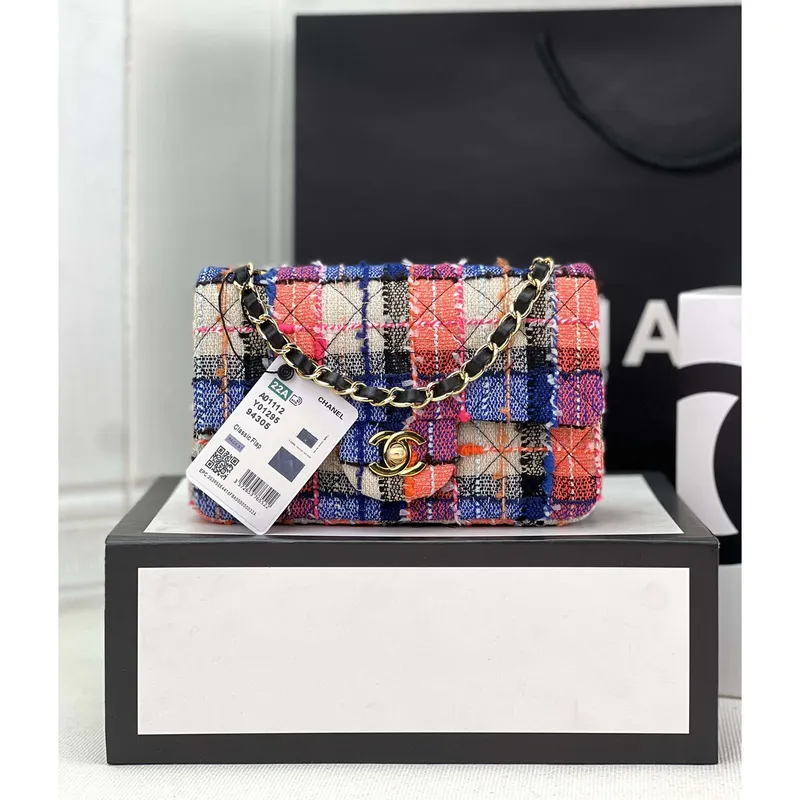 Chanel AS1116 Malá taška s klopou Woolen A69900 Růžová a modrá