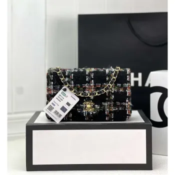 Chanel AS1116 Malá taška s klopou Woolen A69900 Černá